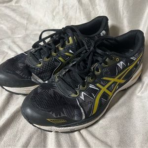 Asics GT-1000 5 GR Running Shoes sz 9.5 black gold